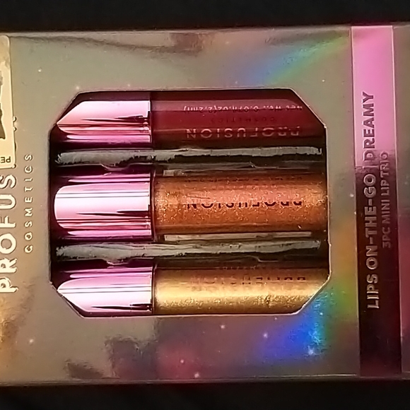 N.i.b Profusion cosmetics holiday set - Picture 2 of 7